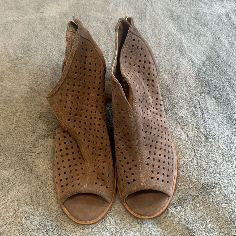Open toe booties size 11 (42.5 European)
